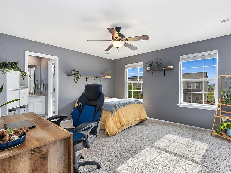 Upstairs Bedroom 2