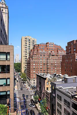 Rented by New York Casas Ltd. | media 11