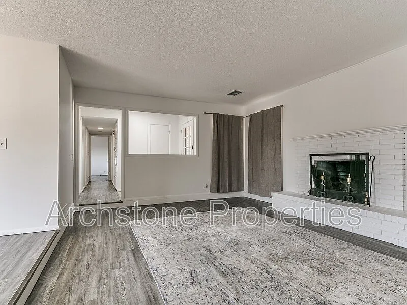 2 bed, 2.0 bath, 1250 sqft, $1,200 — Photo 3