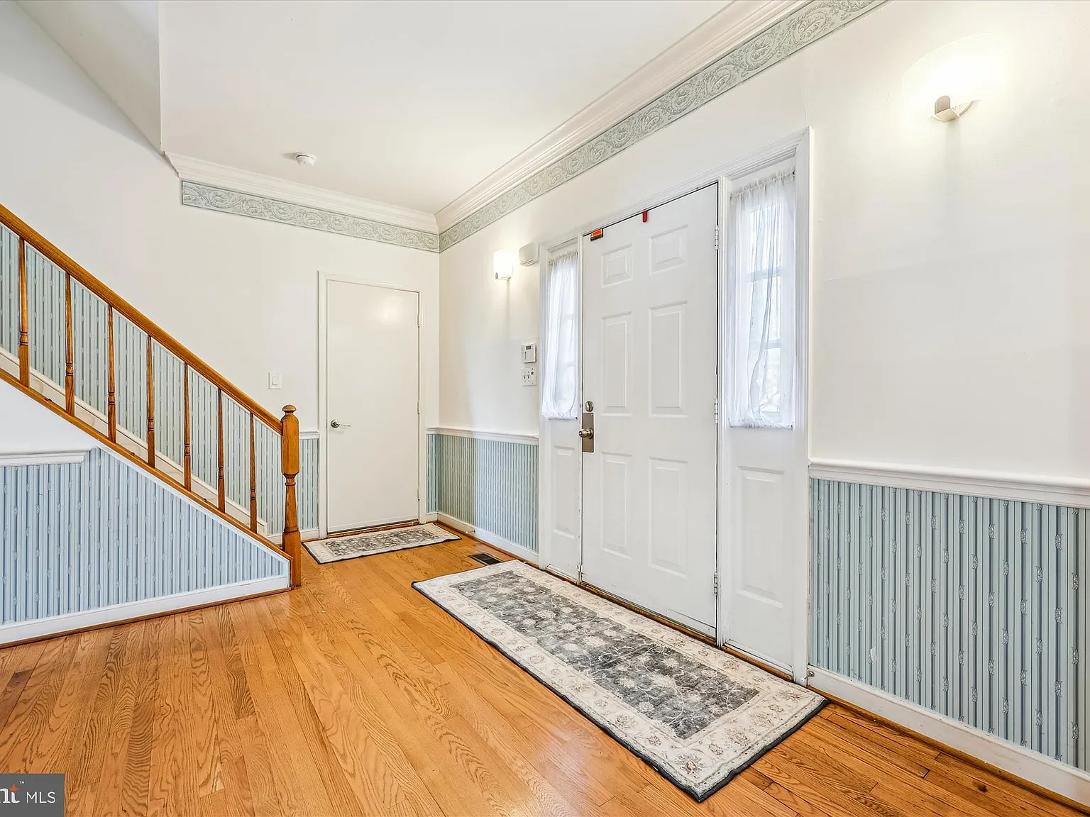 4 bed, 3.5 bath, 3882 sqft, $4,595 — Photo 2