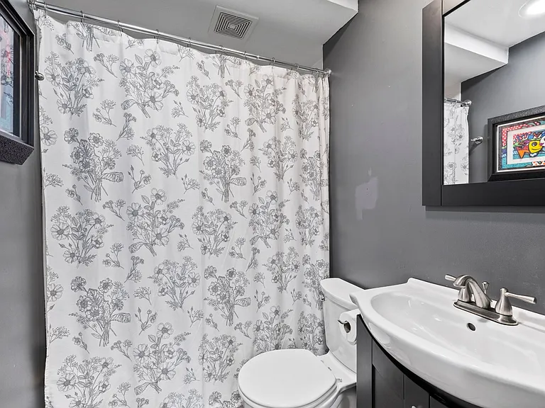 Algonquin Dr — Photo 30