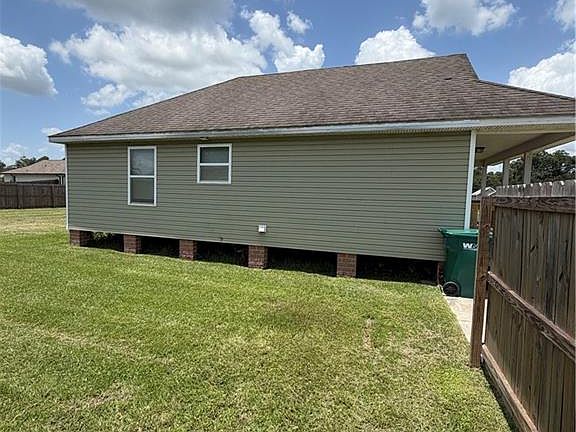 5th image of 42297 Warren Dr