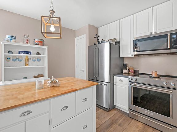 5th image of 17293 Queen Anne Way #Townhouse 28