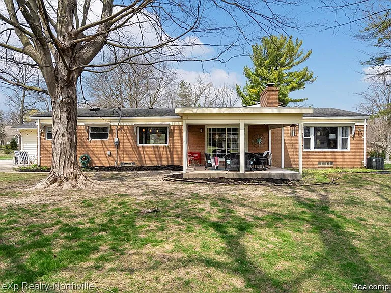 38205 Connaught Dr — Photo 47