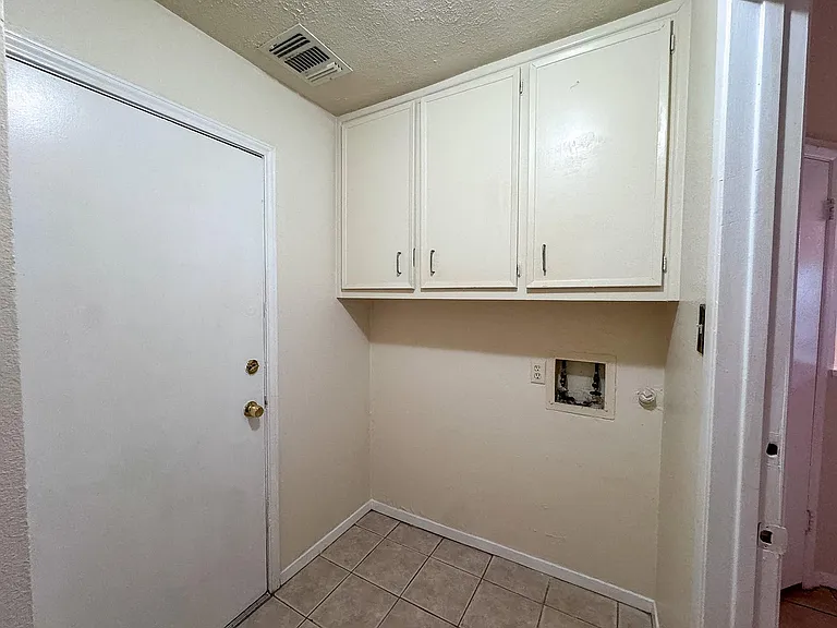 14418 Moorfield Dr — Photo 33