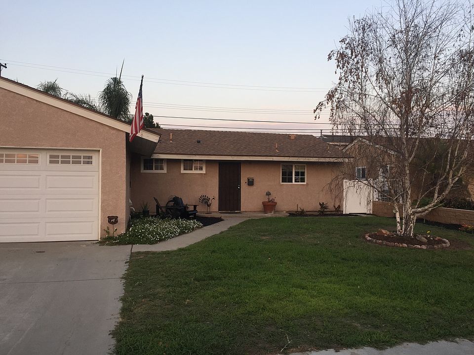 1st image of 10062 Beatrice Cir