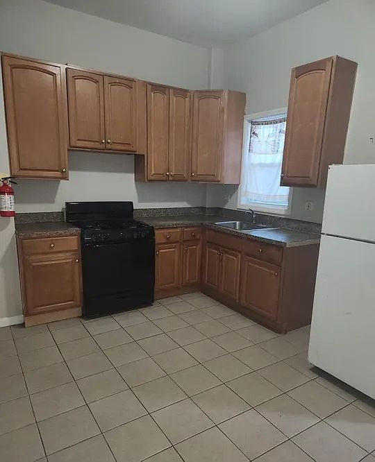 1st image of 728A W Maple Ave #A