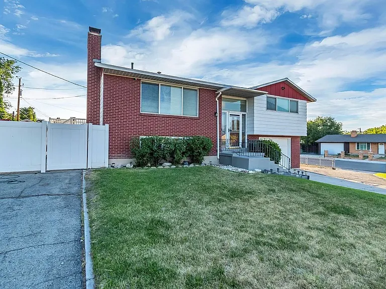 4018 S 4800 W — Photo 2