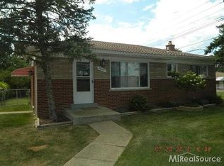 26247 Schoenherr Rd, Warren, MI 48089