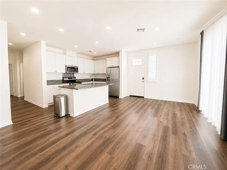 16570 Wyndham Ln — Photo 4