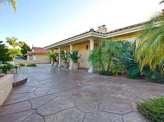 2nd image of 17352 Bernardo Oaks Dr