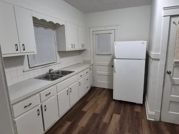 (undisclosed Address), Lakewood, OH 44107