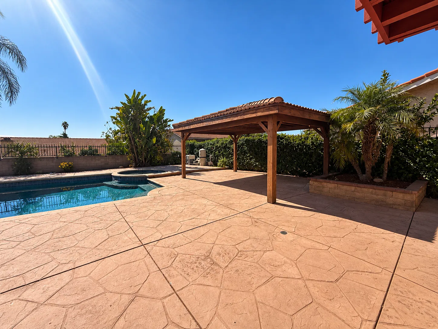 4 bed, 1800 sqft, $4,500 — Photo 4