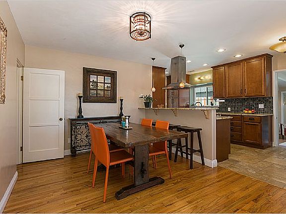4th image of 3656 Yosemite St