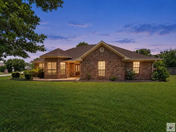201 Heather Ln, Texarkana, TX 75501