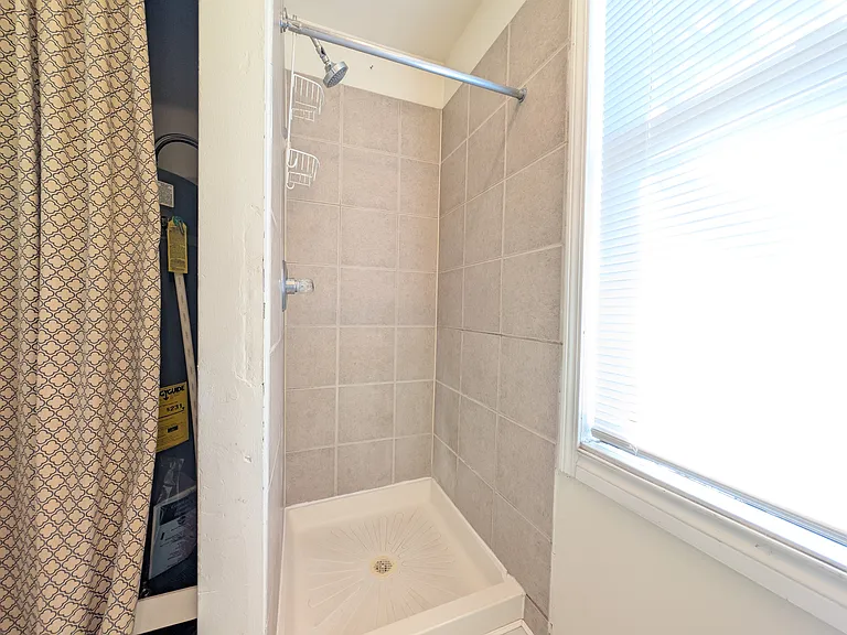 433 SW 5th St — Photo 18