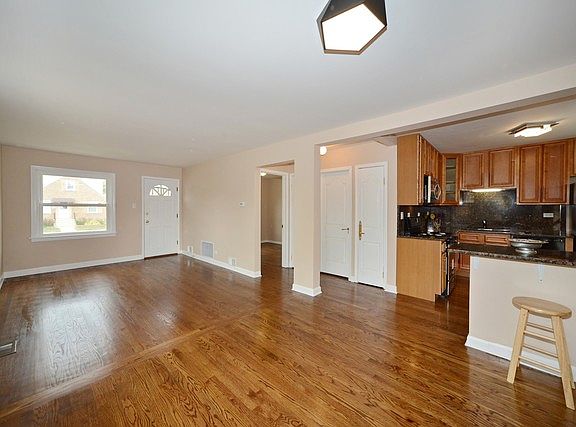 5th image of 3801 N Olcott Ave