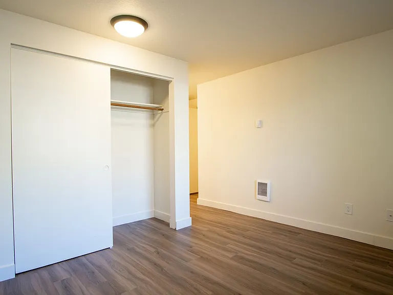 147A - Park Place Apartments — Photo 42