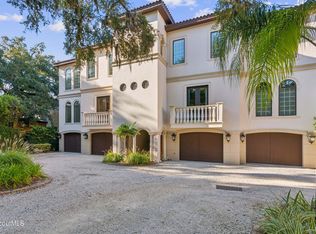 3101 Prince Ln, Saint Simons Island, GA 31522