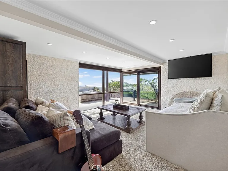 8 Monarch Bay Dr — Photo 4