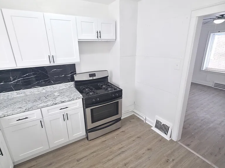 15863 Sorrento St — Photo 10