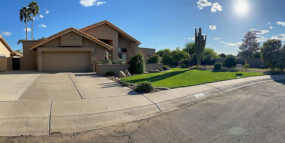 2nd image of 183 W Myrna Ln