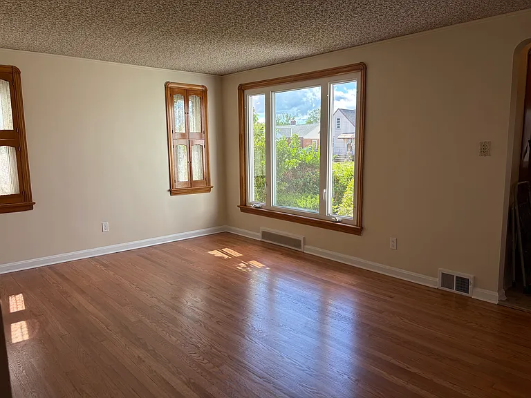 3208 Tuxedo Ave — Photo 7