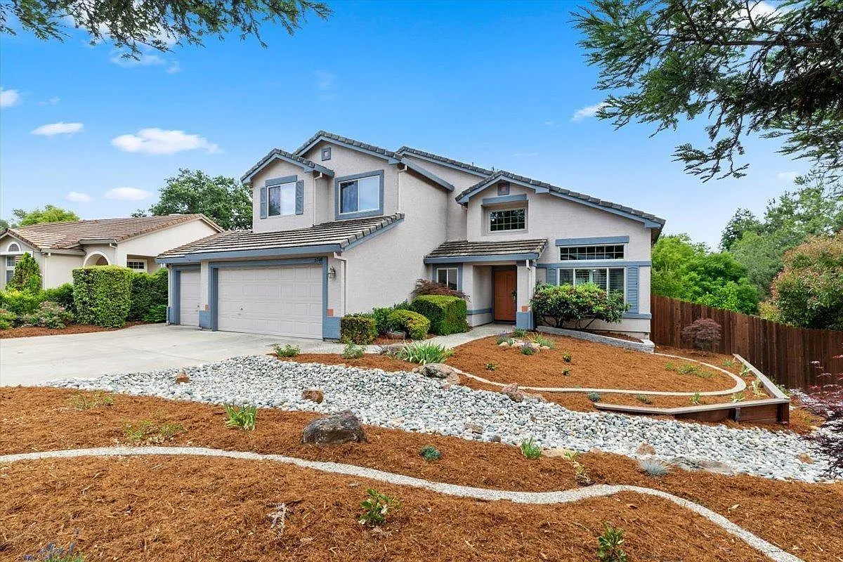 Building Photo - 3740 Antilles Dr