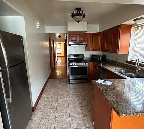 3rd image of 7805 S Maryland Ave