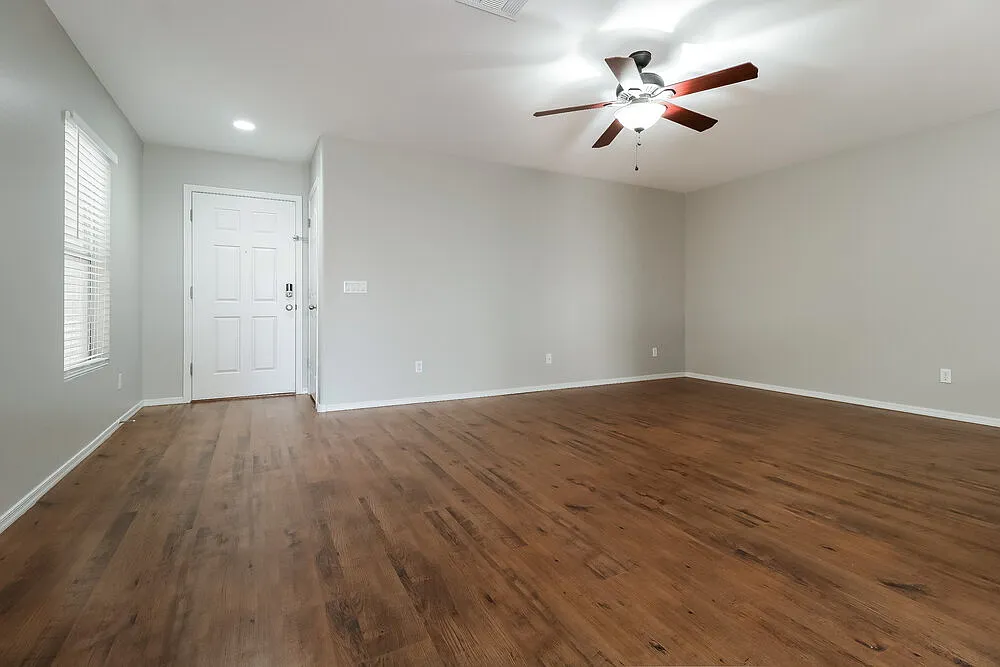 3 bed, 2.0 bath, 1261 sqft, $1,750 — Photo 4