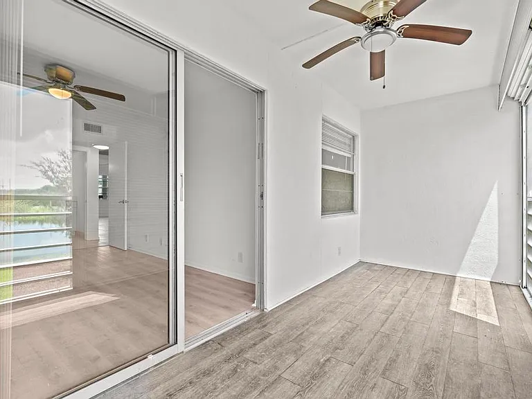 2044 Hythe Pl #C — Photo 18