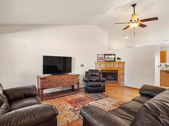 5th image of 1127 Valley Dr
