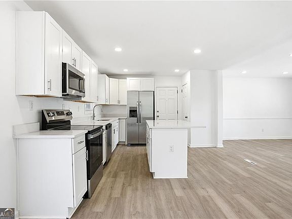 2nd image of 3130 Gay Dr