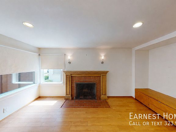 3rd image of 2577 S Bundy Dr