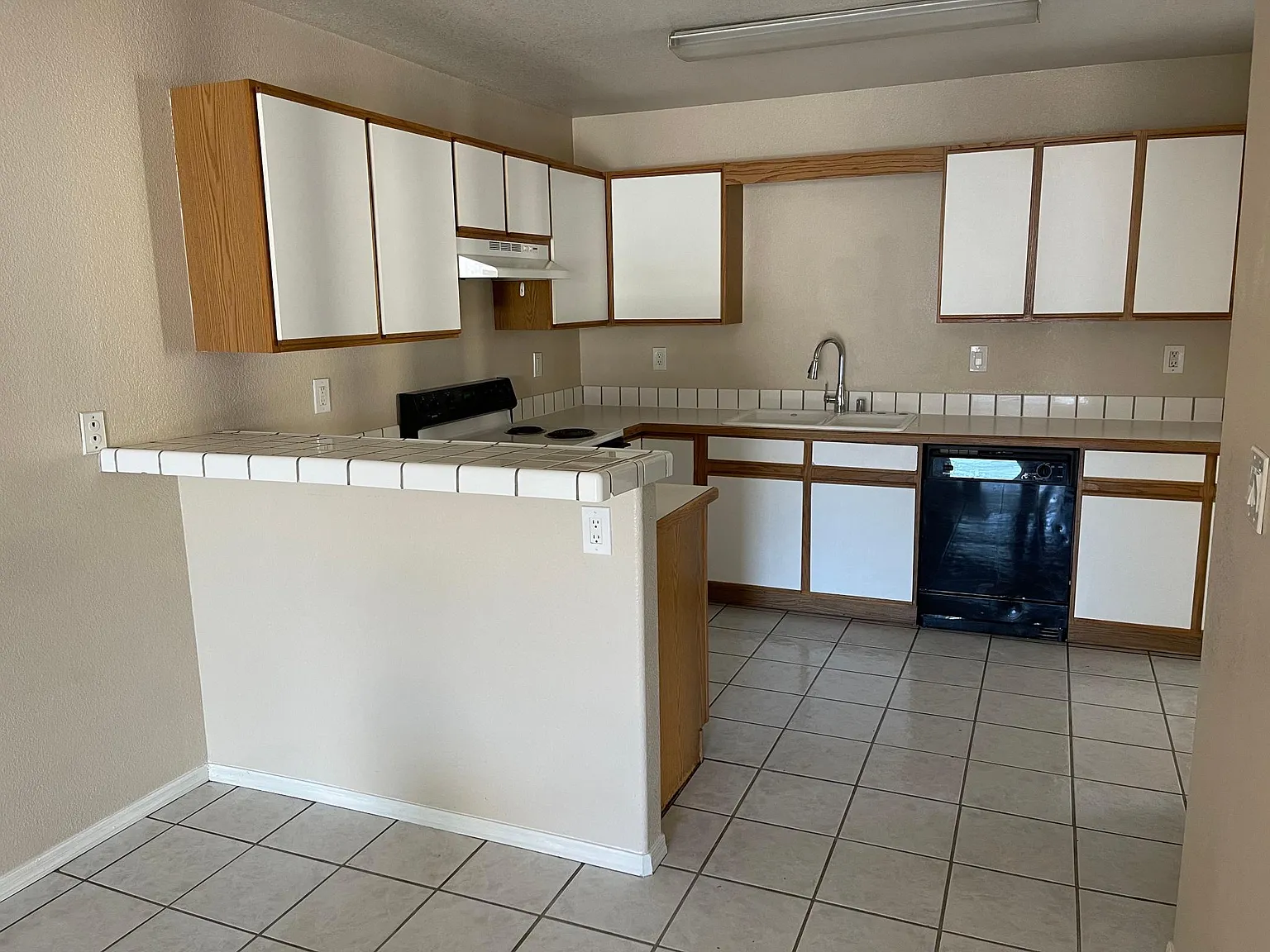 3110 Osborn Dr — Photo 4