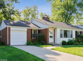 417 N Dryden Pl, Arlington Heights, IL