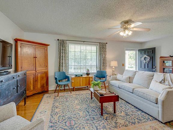 4th image of 881 Beech Bend Dr