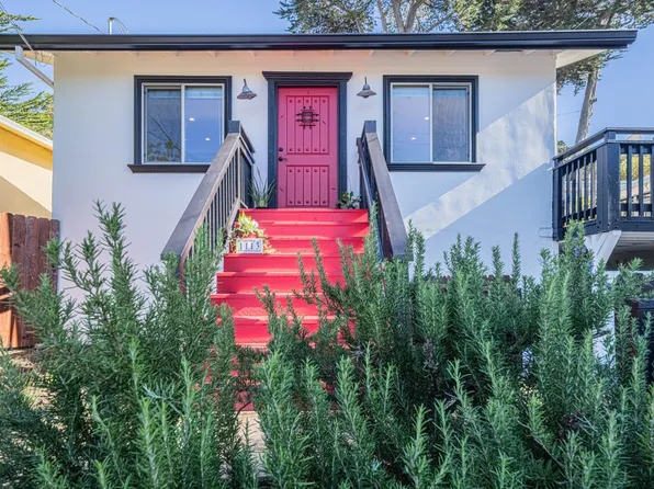1113 Presidio Blvd, Pacific Grove, CA 93950