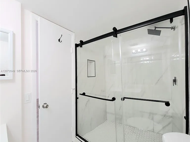 8620 N Sherman Cir #306 — Photo 14