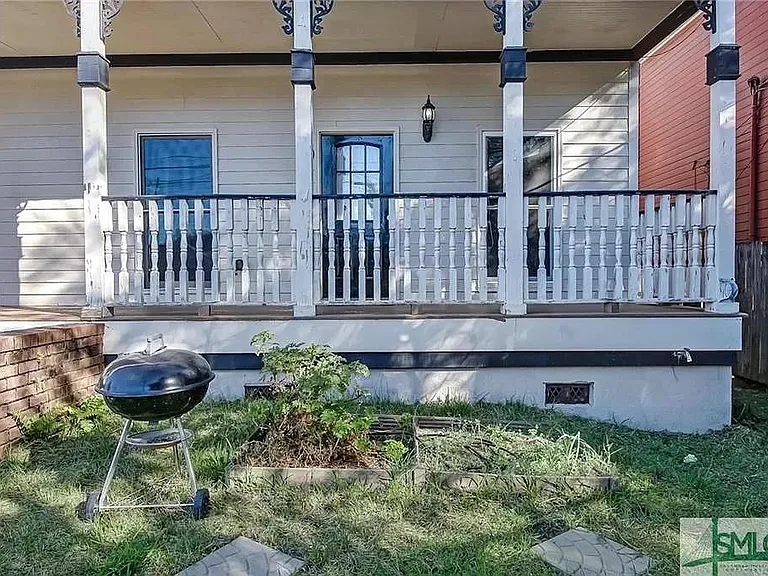 637 E Henry St #B — Photo 18