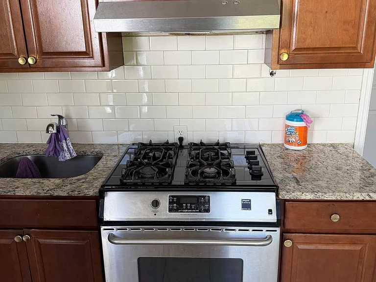 36 Oakland Ave #2 — Photo 3