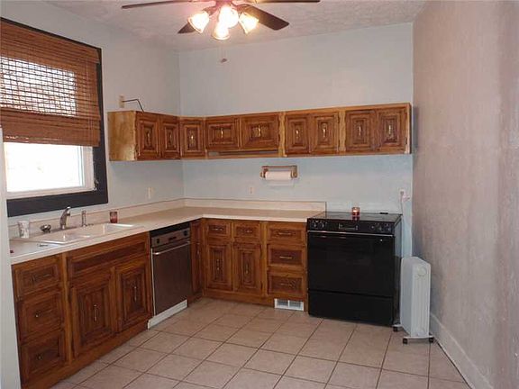 3rd image of 1126 King Ave