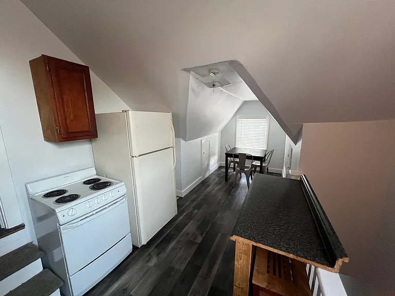 104 Dumont Ave #2 — Photo 3