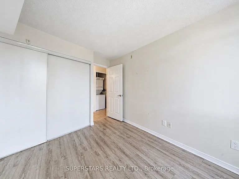 18 Valley Woods Rd #815 — Photo 12