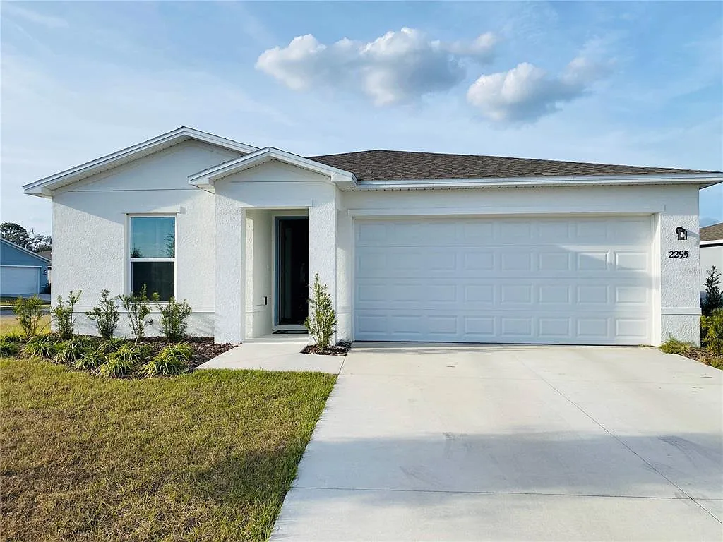 3 bed, 2.0 bath, 1259 sqft, $1,850 — Photo 1