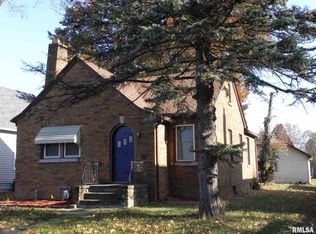 408 44th St, Moline, IL 61265