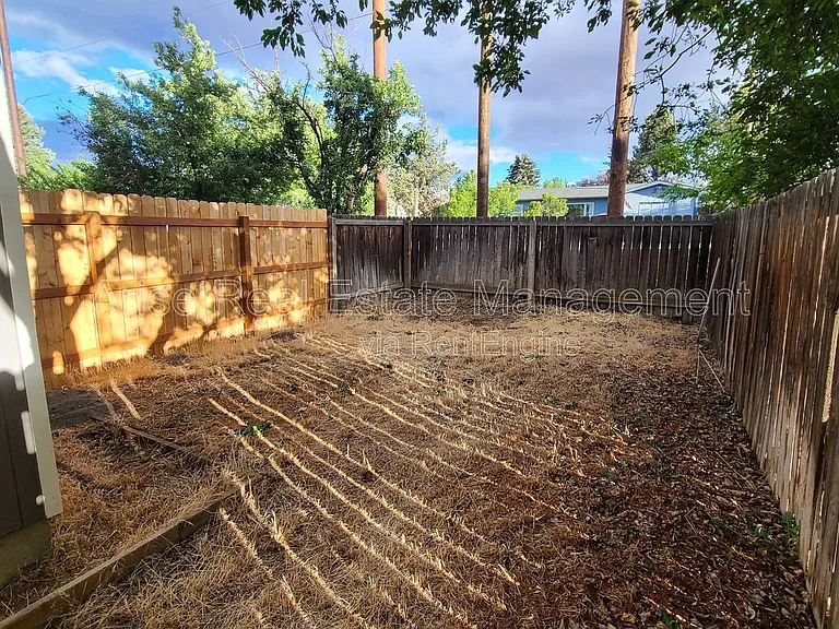 2141 SW Quartz Ave — Photo 25