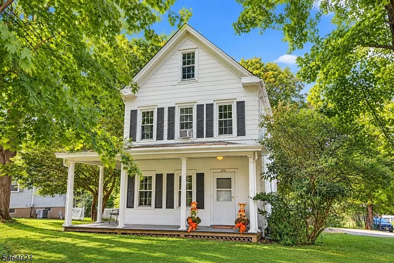 370 Sicomac Ave