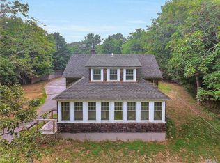 2410 River Rd, Calverton, NY 11933