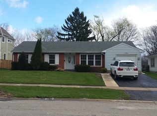 1701 N Ridge Ave, Arlington Heights, IL 60004